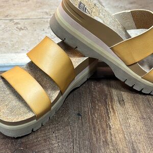 Reef Tan Platform Sandals with Wide Strap